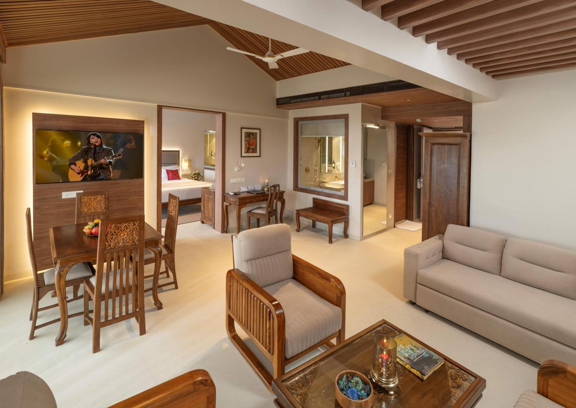 Uday Suites - The Airport Hotel Thiruvananthapuram Exteriér fotografie