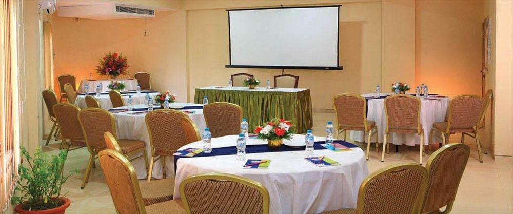 Uday Suites - The Airport Hotel Thiruvananthapuram Exteriér fotografie