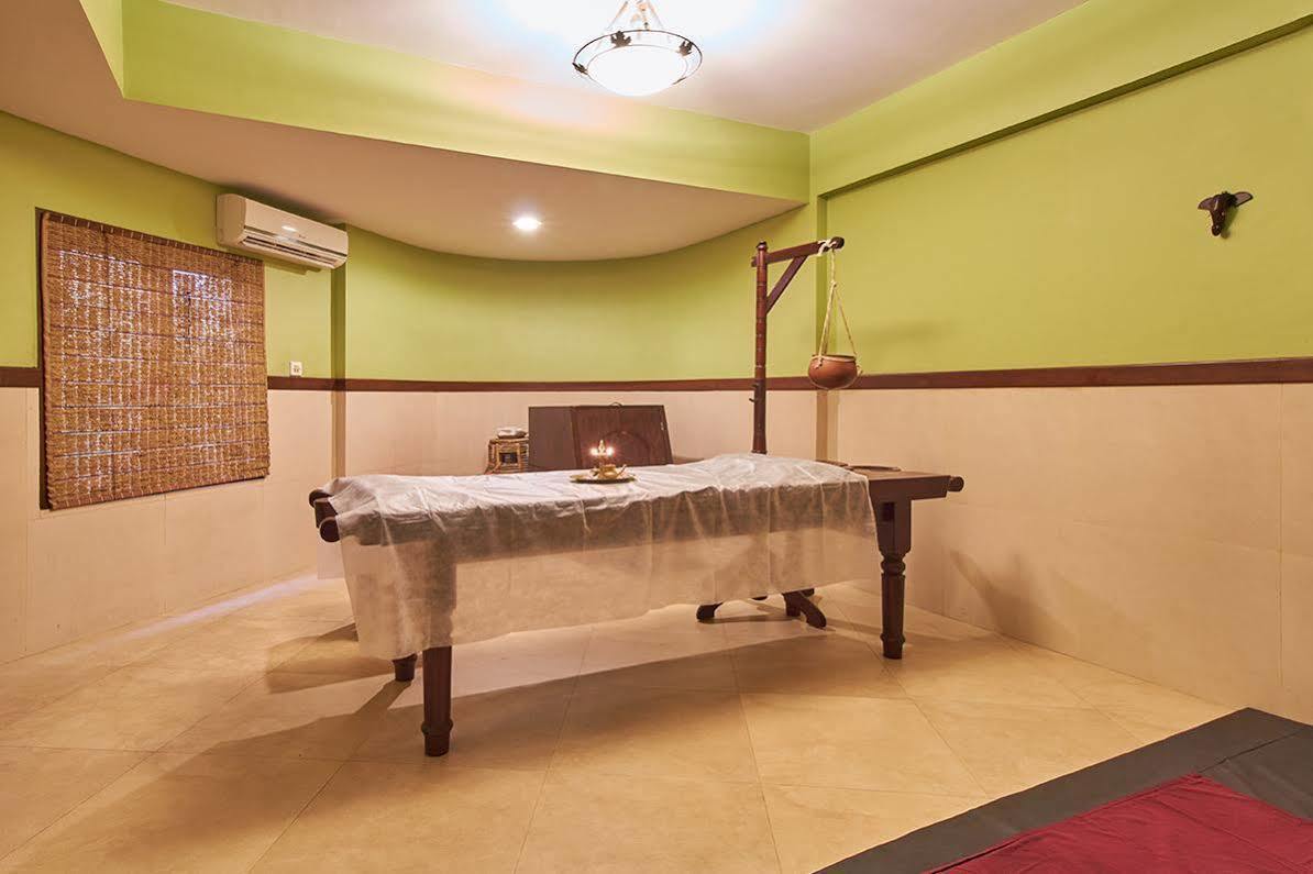 Uday Suites - The Airport Hotel Thiruvananthapuram Exteriér fotografie