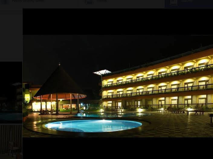 Uday Suites - The Airport Hotel Thiruvananthapuram Exteriér fotografie
